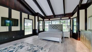 House (Multiple Bedrooms) | Interior