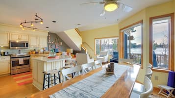 Apartment (3 Bedrooms) | Front of property