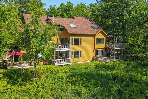 Interior - Elk Rapids Condo w/ Balcony Overlooking Elk Lake! (Elk Rapids)