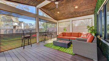 Nhà (3 Bedrooms) | Hiên