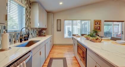 Modern Home With Yard 3 Mi to Uptown Charlotte!