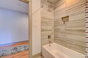 House (3 Bedrooms) | Bahagian dalam