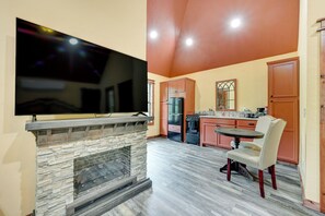 Apartment (0 Bedroom) | Interior