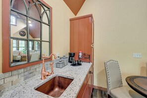 Apartment (0 Bedroom) | Bahagian dalam