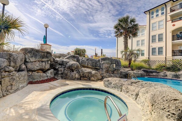 Villa (2 Bedrooms) | Interior - Villa Capriani Condo w/ Direct Beach Access! (Sneads Ferry)