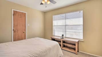Casa (3 Bedrooms) | 3 habitaciones, tabla de planchar con plancha y ropa de cama