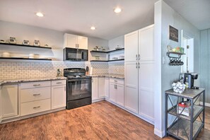House (3 Bedrooms) | Private kitchen