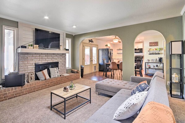 独立别墅 (3 Bedrooms) | 起居区 | 电视、壁炉