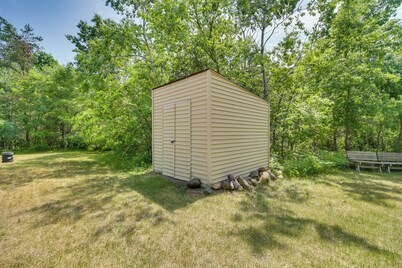 Wooded Danbury Cabin w/ Grill + Fire Pit!
