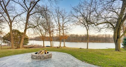 Lakefront Hartland Cottage w/ Patio & Fire Pits!