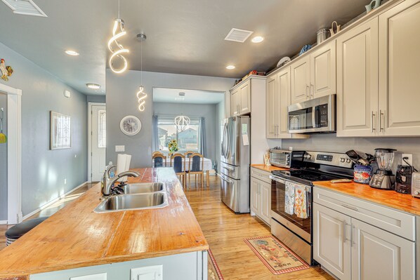 House (3 Bedrooms) | Interior - Kingman Getaway w/ Patio Near Route 66! (Kingman)