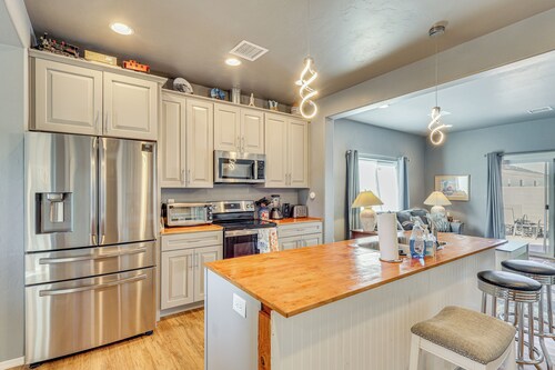 Kingman Getaway w/ Patio Near Route 66!