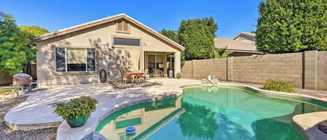 House (4 Bedrooms) | Front of property