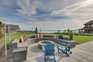 House (4 Bedrooms) | Front of property