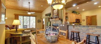 Covered Deck: Cozy Show Low Villa in Torreon!