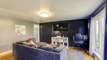 House (4 Bedrooms) | Interior