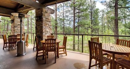 Fireside Comfort & Family Fun: Wooded Show Low Gem