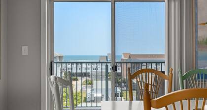 Avalon 507 3 Bedroom Condo by RedAwning