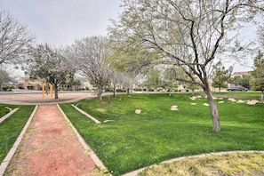 Interior - Fire Table, Grill: Surprise Cottage w/ Pool Access (Surprise)