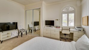 Unclassified image, 2 of 45, button - Grand Las Vegas Home w/ Pool - Near Golf & Strip! (Las Vegas)