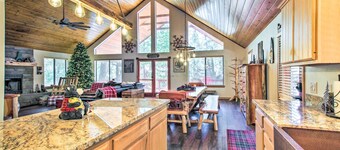 Pinetop Retreat w/ Fire Pit & Game Room!