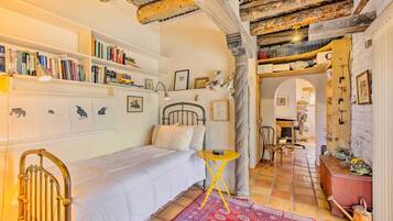 House (1 Bedroom) | Interior