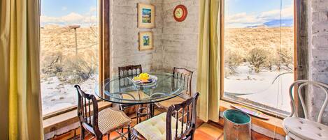 House (1 Bedroom) | Dining