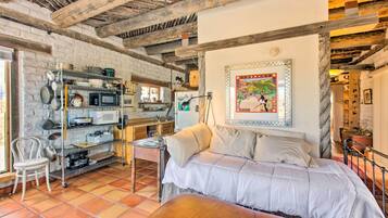 House (1 Bedroom) | Interior