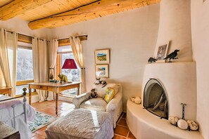 House (1 Bedroom) | Interior - Casita Vacation Rental Near Taos w/ Patio! (Taos)