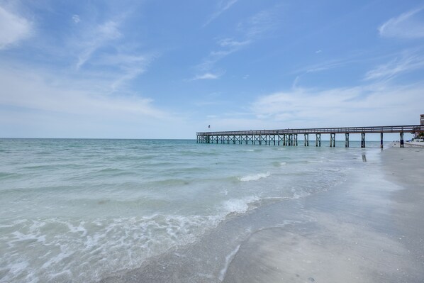 On the beach, beach towels - Tranquil Redington Beach Condo w/ Beach Access (Redington Beach)