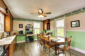 House (3 Bedrooms) | Interior - Peaceful Country Home in Serene Setting With Yard (Washington)