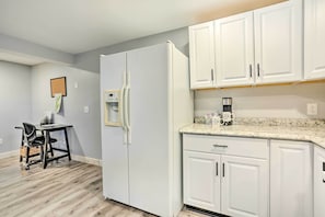 Apartment (1 Bedroom) | Interior - Charming Beacon Apt w/ Fire Pit: Near Hiking! (Beacon)