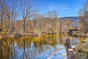 Apartment (1 Bedroom) | Interior - Charming Beacon Apt w/ Fire Pit: Near Hiking! (Beacon)