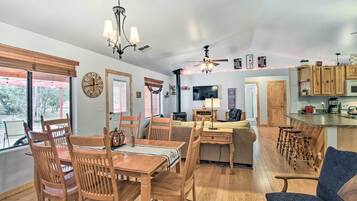 House (3 Bedrooms) | Interior