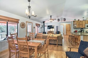 House (3 Bedrooms) | Interior