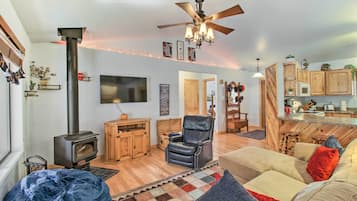 House (3 Bedrooms) | Interior