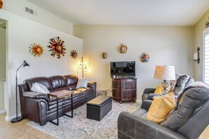 Apartment (2 Bedrooms) | Interior - Near Golf: Condo w/ Pool Access in Palm Desert! (Palm Desert)