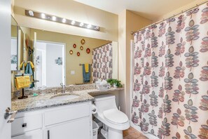 Apartment (2 Bedrooms) | Interior - Near Golf: Condo w/ Pool Access in Palm Desert! (Palm Desert)