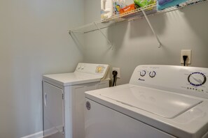 Interior - Johns Island Vacation Rental: 11 Mi to Charleston! (Johns Island)