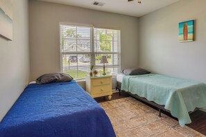 Interior - Johns Island Vacation Rental: 11 Mi to Charleston! (Johns Island)