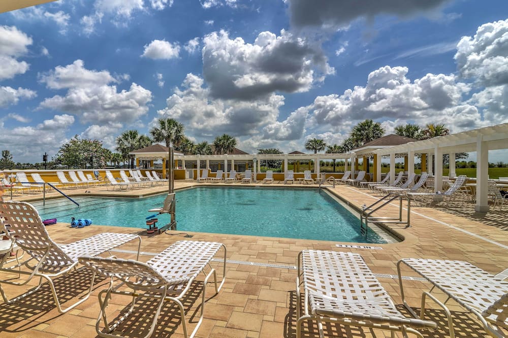 Lanai & Golf Cart: The Villages Vacation Rental!