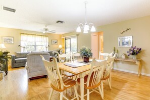 House (2 Bedrooms) | Interior - Lanai & Golf Cart: The Villages Vacation Rental! (The Villages)