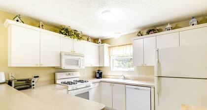 Lanai & Golf Cart: The Villages Vacation Rental!