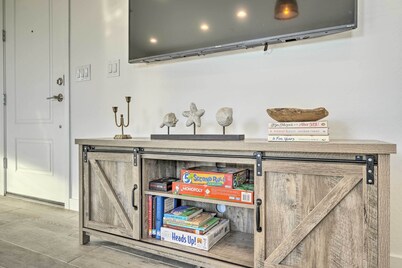 Phoenix Casita: 2 Mi to State Farm Stadium!