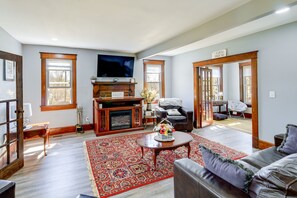 House (4 Bedrooms) | Living area | TV, fireplace - Virginia Getaway - Deck, Grill & Mountain Views! (Whitetop)