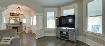 North Wildwood Home w/ Porch ~ 3 Blocks to Beach!