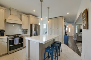 House (5 Bedrooms) | Interior