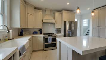 House (5 Bedrooms) | Interior