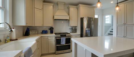 House (5 Bedrooms) | Interior