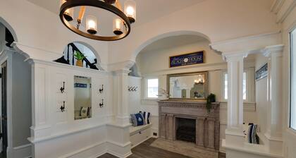 North Wildwood Home w/ Porch ~ 3 Blocks to Beach!
